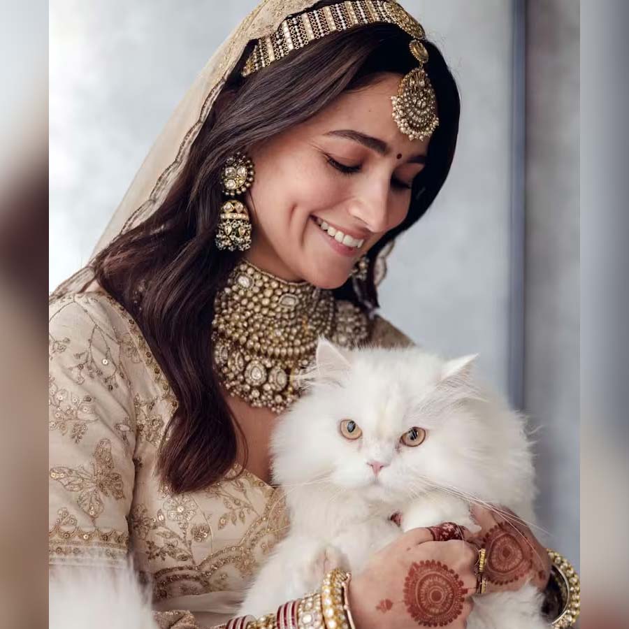 আলিয়া ভট্ট ও এডওয়ার্ড।