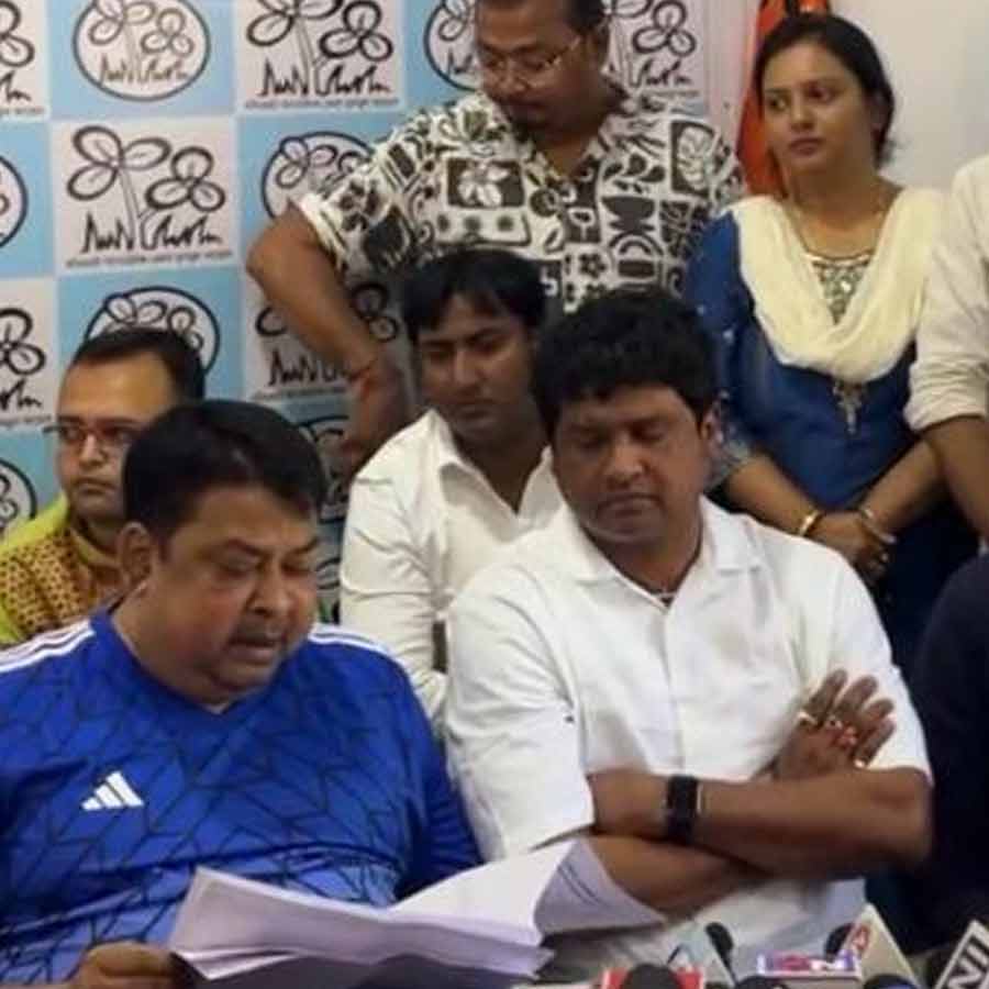 Ex-footballer MLA Dipendu Biswas left BJP and returned to TMC dgtl