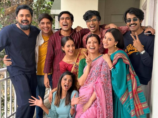 শেষ শুটিংয়ের পর টিম ‘তুই আমার হিরো’।