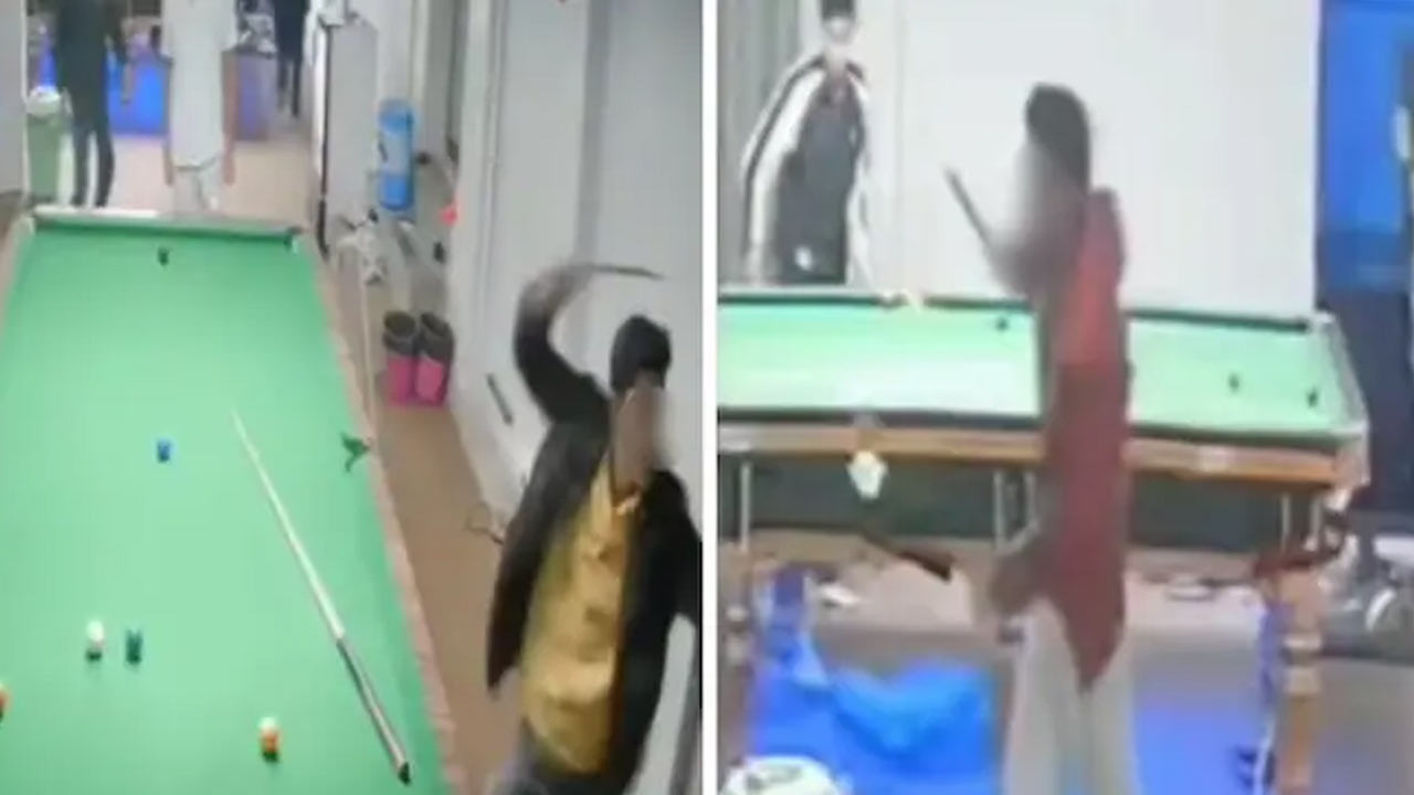 ভোপালের স্নুকার ক্লাবের সিসি ক্যামেরার ফুটেজে ঘটনার মুহূর্ত ধরা পড়েছে।