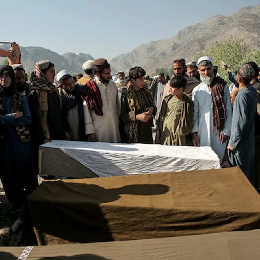 Kabul react after 70 kiilled in Afghanistan border attack by Pakistan