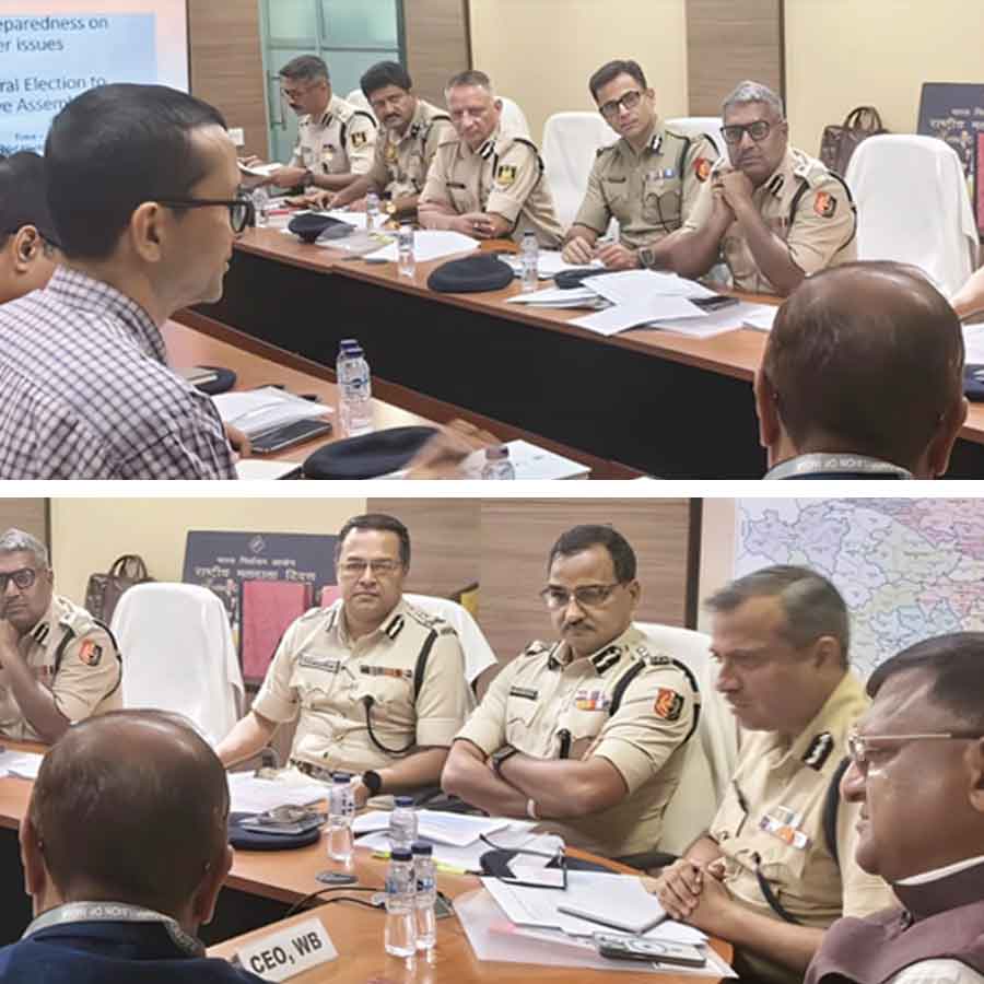 CEO West Bengal conducting a meeting with WB Police on Poll Preparedness dgtl