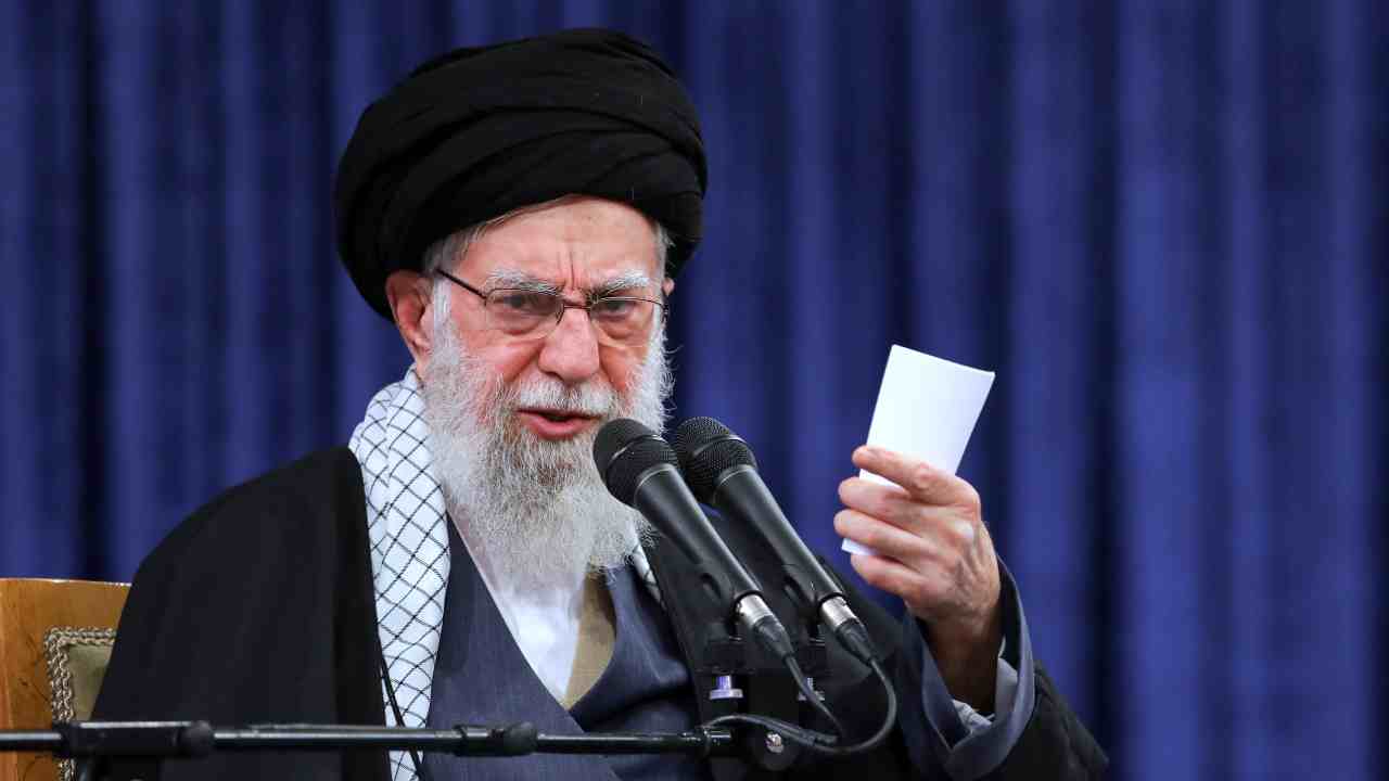 ইরানের সর্বোচ্চ ধর্মীয় নেতা আয়াতোল্লা আলি খামেনেই।