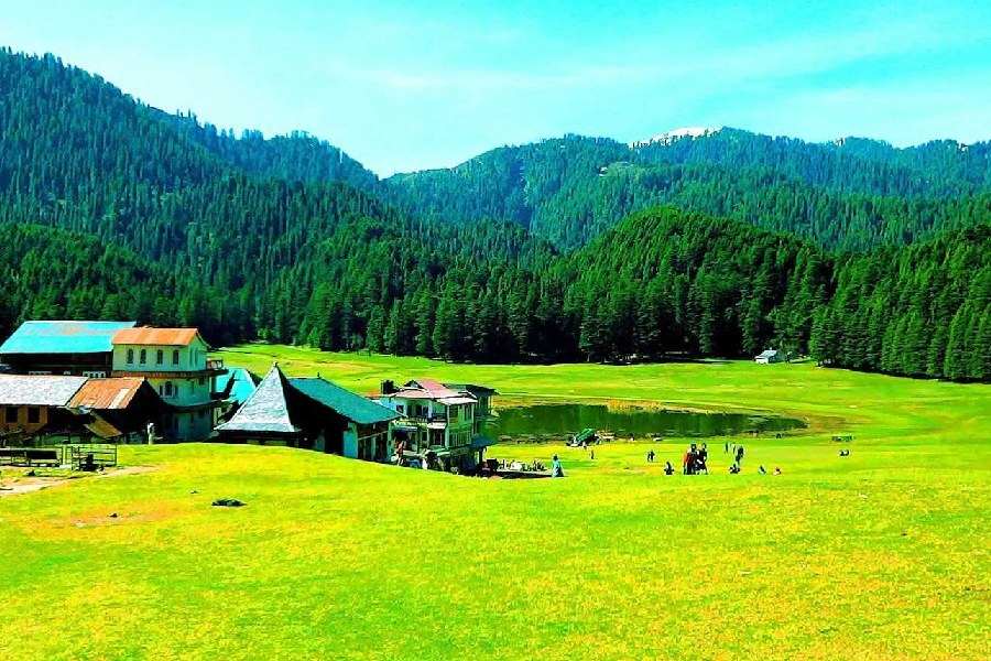 ডালহৌসি থেকে ঘুরে নিন খাজ্জিয়ার। একাধিক হিন্দি ছবির শুটিং হয়েছে এখানে।