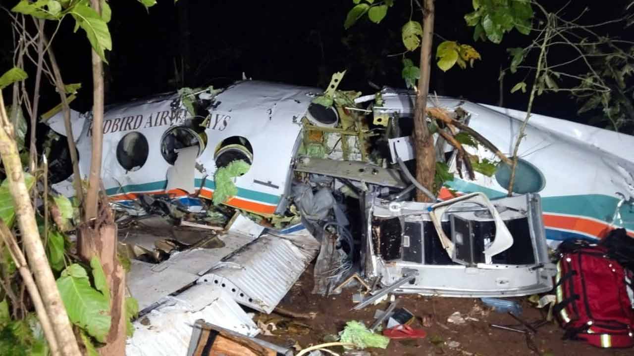 দুর্ঘটনাগ্রস্ত সেই বিমান। ছবি: পিটিআই।