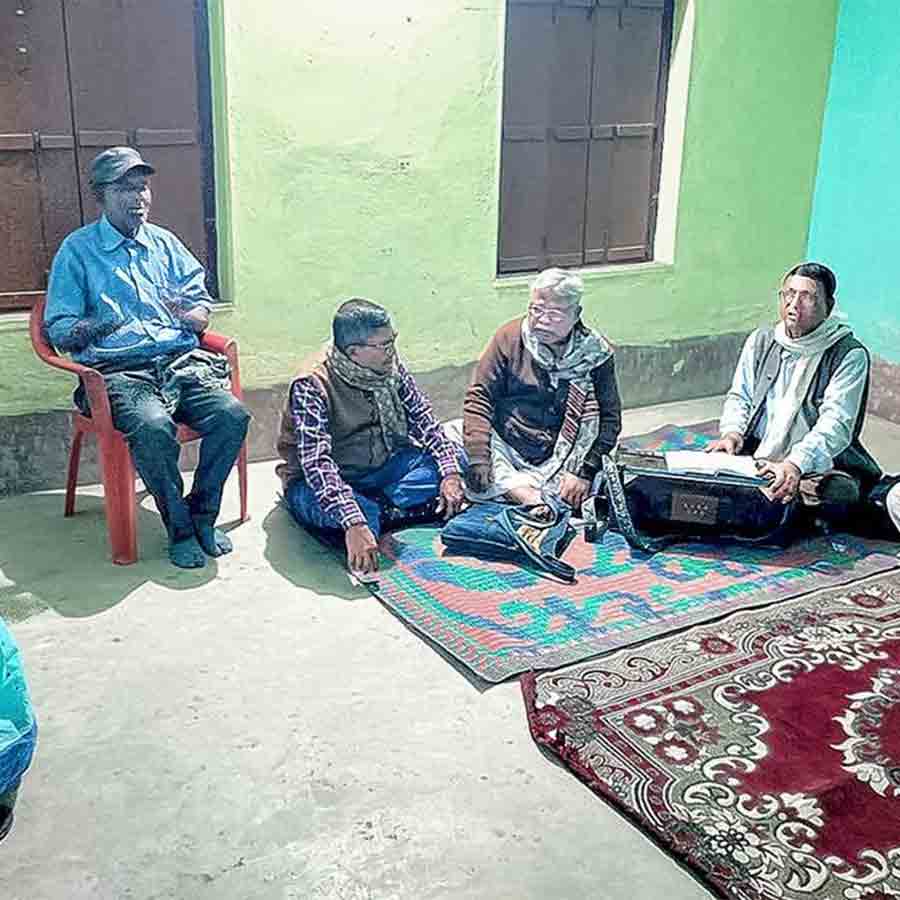 সান্ধ্যকালীন আড্ডা।