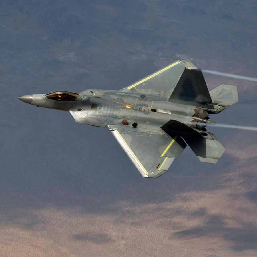 আমেরিকার এফ-২২ র‌্যাপ্টর যুদ্ধবিমান।