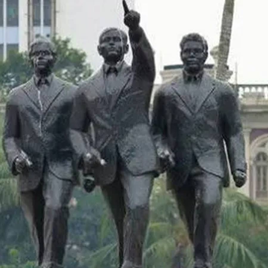 Madhya Pradesh businessman loaned 35,000 rupees to the British In 1917, his Grandson is trying to get it back