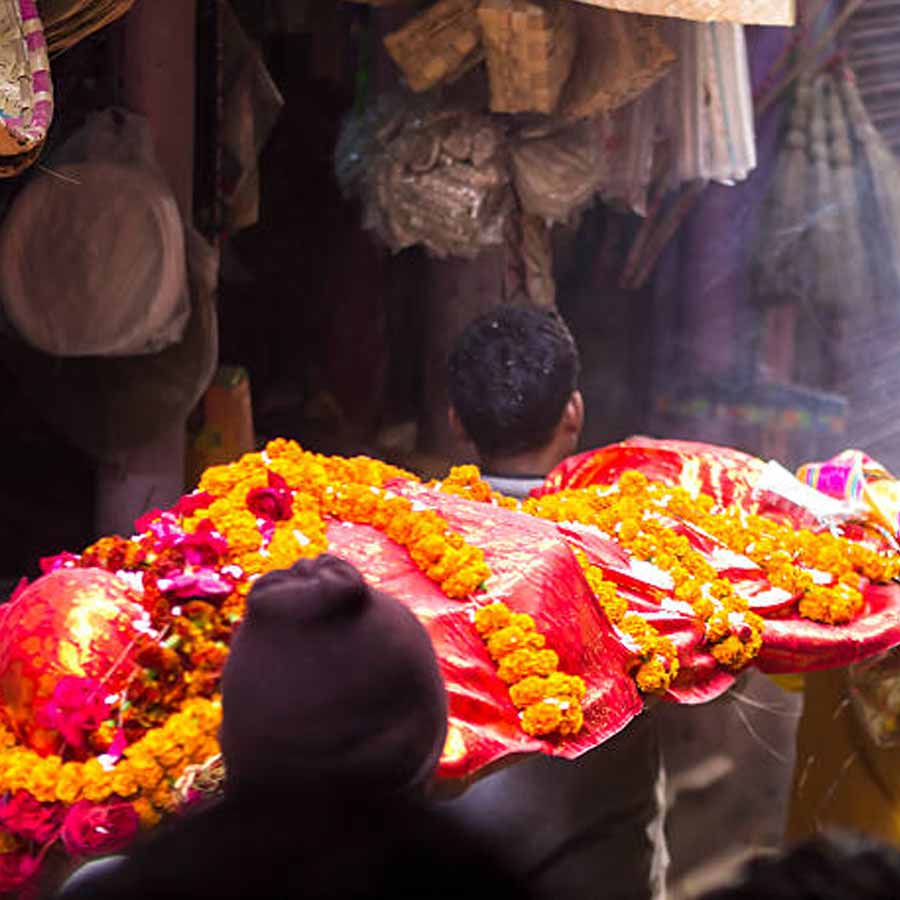 Madhya Pradesh businessman loaned 35,000 rupees to the British In 1917, his Grandson is trying to get it back