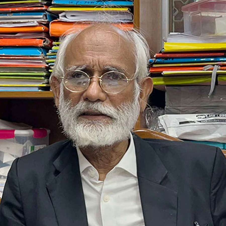 Madhya Pradesh businessman loaned 35,000 rupees to the British In 1917, his Grandson is trying to get it back