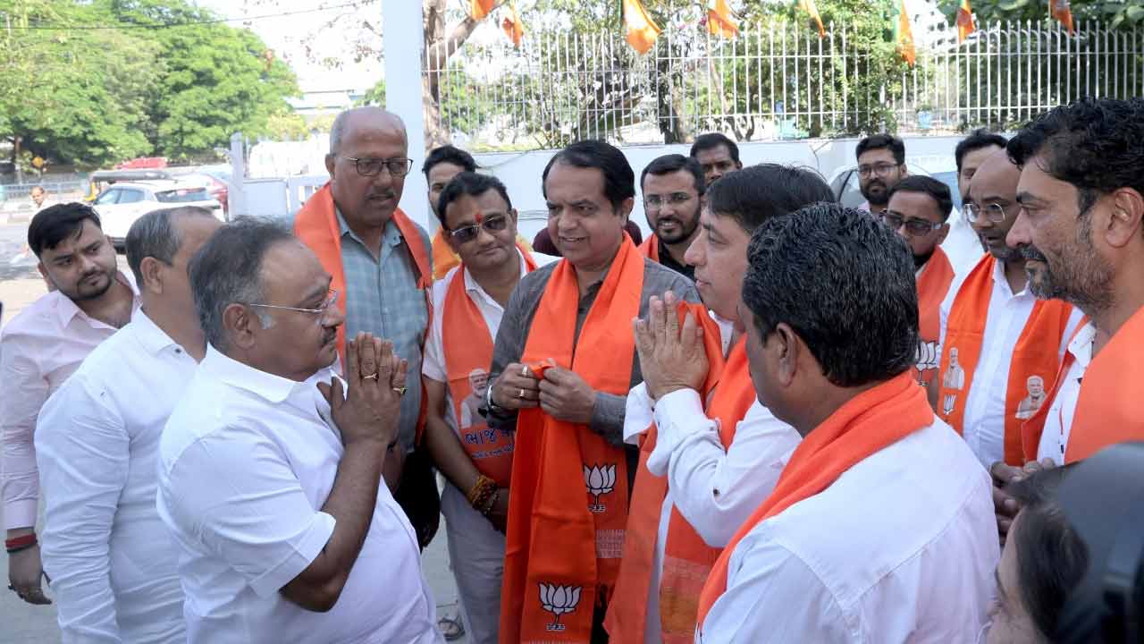 Bengal BJP’s drive to bring back migrants and non-residential Bengalis to polling booths, Bunch of leaders visiting several states