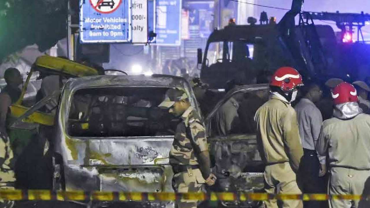 দিল্লির লালকেল্লার সামনে বিস্ফোরণ-পরবর্তী পরিস্থিতি।