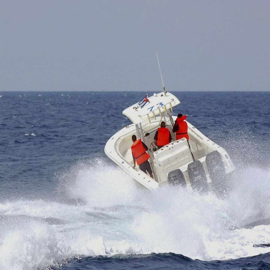 জখম হন কিউবার এক কমান্ডার-সহ স্পিডবোটের বেশ কয়েকজন।