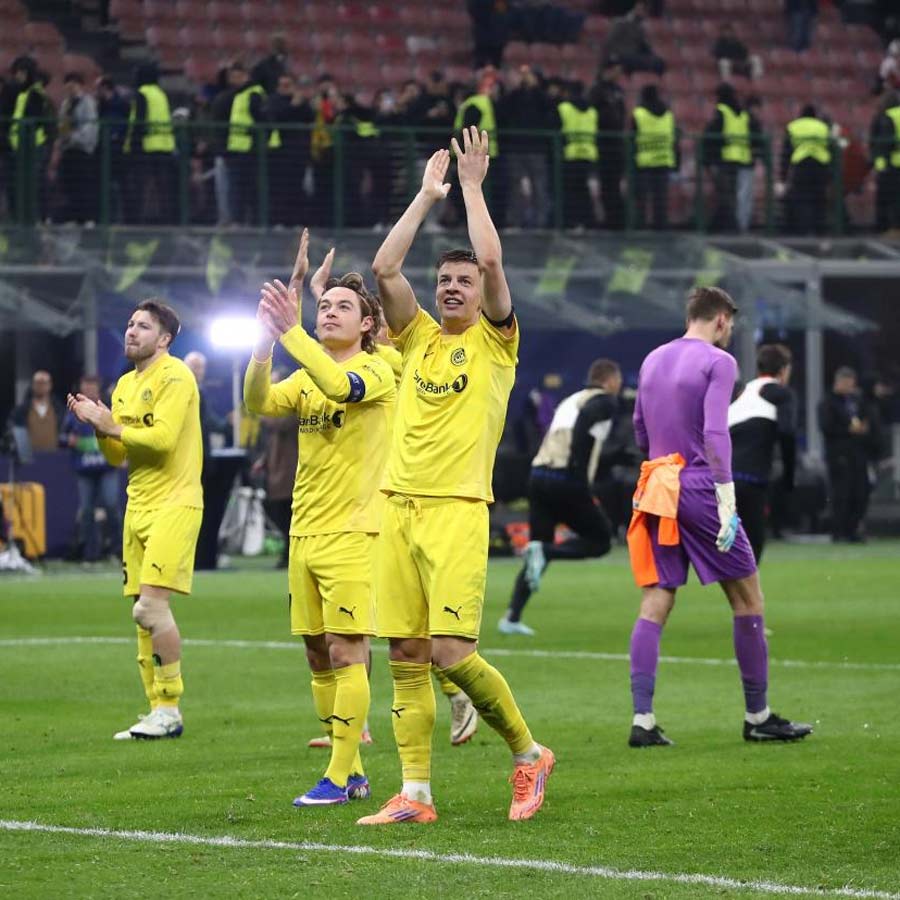 স্মরণীয়: ইন্টারকে হারিয়ে উল্লাস বোডোর ফুটবলারদের।