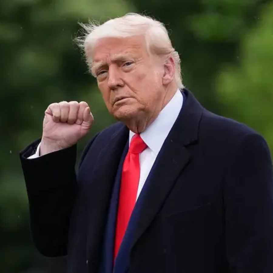 US trade deficit in goods widened to a record level of 1.24 trillion Dollar in 2025 amid tariff policy of Donald Trump