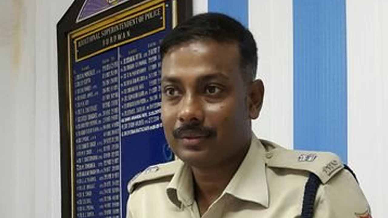 কোচবিহারের প্রাক্তন পুলিশ সুপার দ্যুতিমান ভট্টাচার্য।