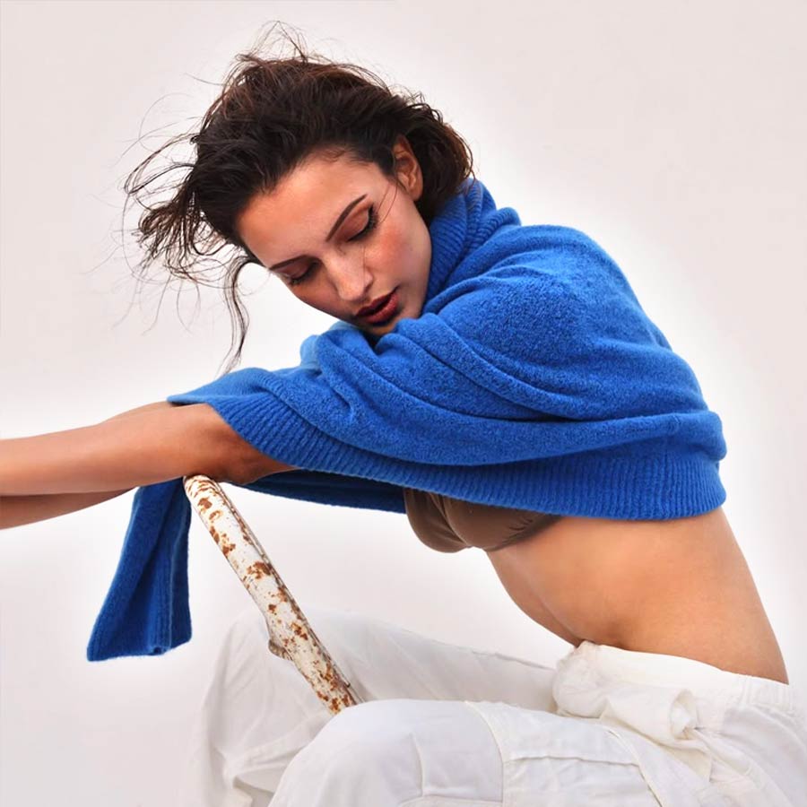 তৃপ্তি ডিমরির শরীরচর্চার ঝলক।