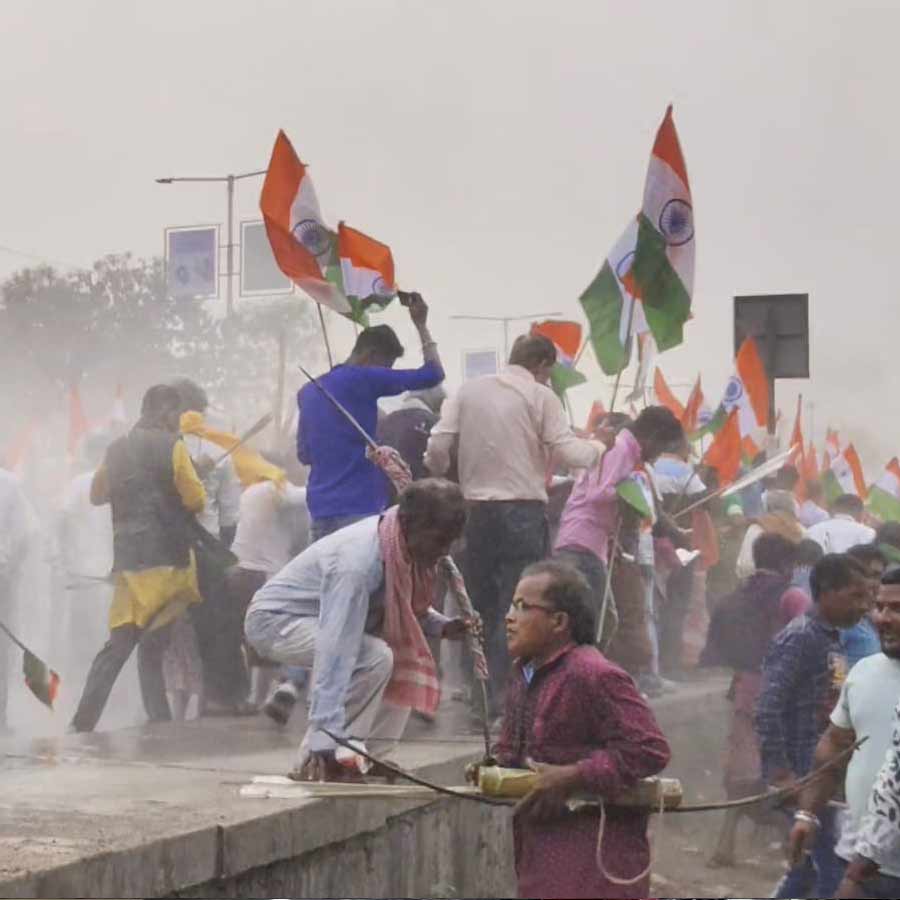 জাতীয় পতাকা নিয়ে শিলিগুড়িতে জনজাতি সুরক্ষা মঞ্চের মিছিল।