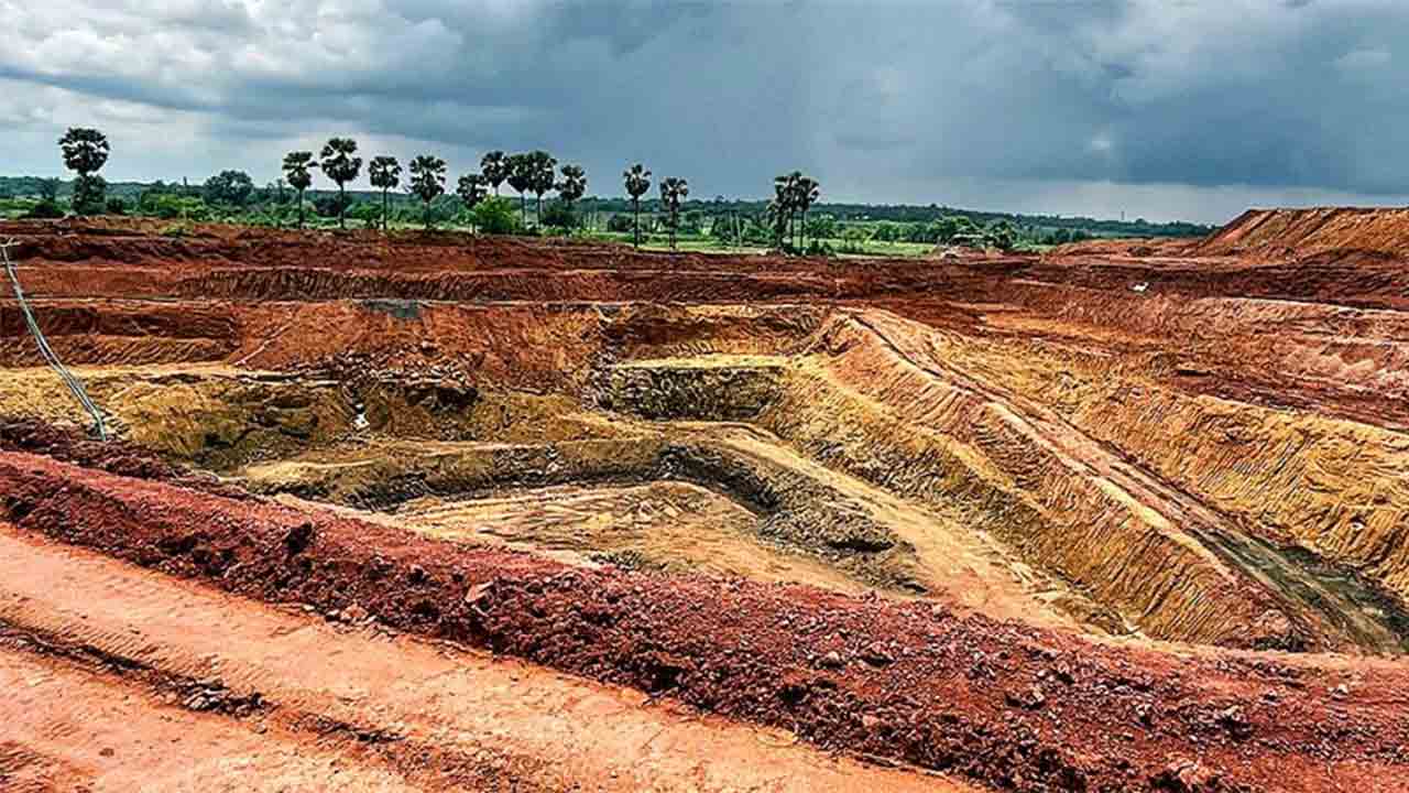 ভবিষ্যৎ: মহম্মদবাজারের ডেউচা পাঁচামি প্রস্তাবিত কয়লা খনি প্রকল্পের চাঁদা মৌজায়। জুন ২০২৫।