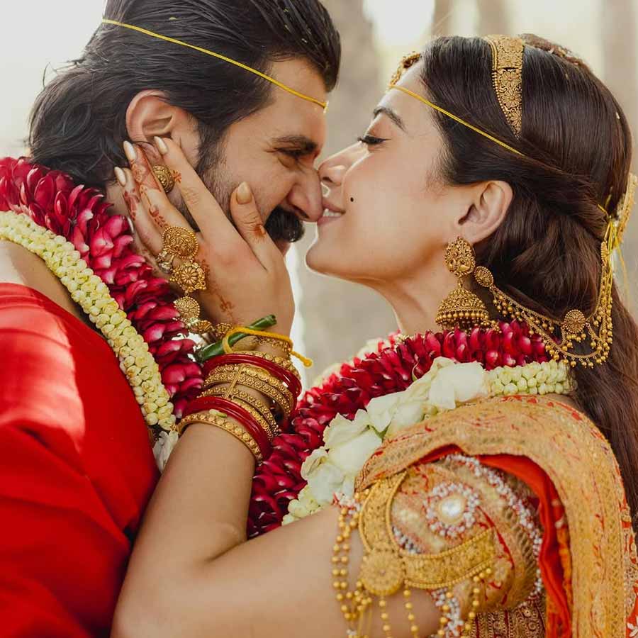 বিজয়-রশ্মিকার মোট সম্পত্তি কত?