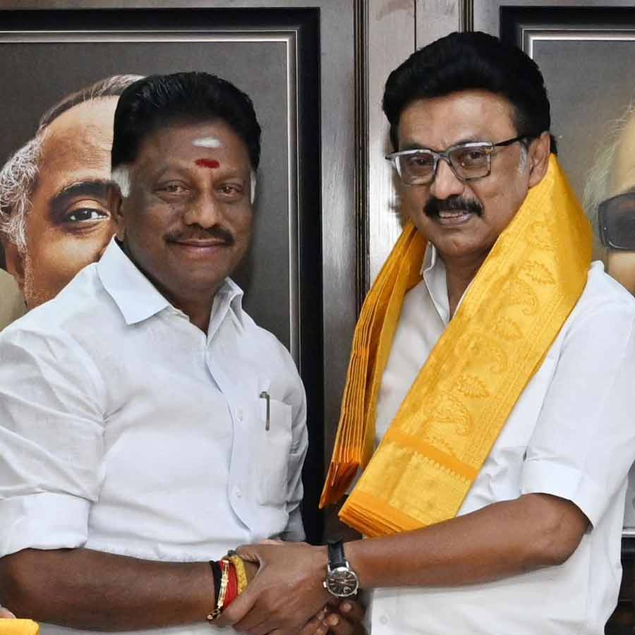 Former Tamil Nadu CM O Panneerselvam joins DMK in presence of MK Stalin and Udhayanidhi
