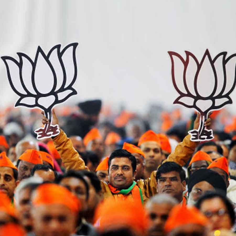 বিধানসভা ভোটের আগে পশ্চিমবঙ্গে পরিবর্তন যাত্রার আয়োজন করেছে বিজেপি।