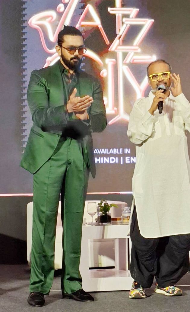 আরিফিন শুভ আর ‘জ্যাজ় সিটি’র পরিচালক সৌমিক সেন।