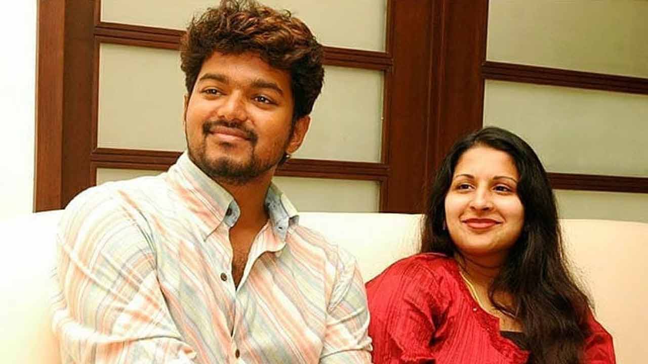 Thalapathy Vijay Wife Seeks divorce who is Sangeetha Sornalingam