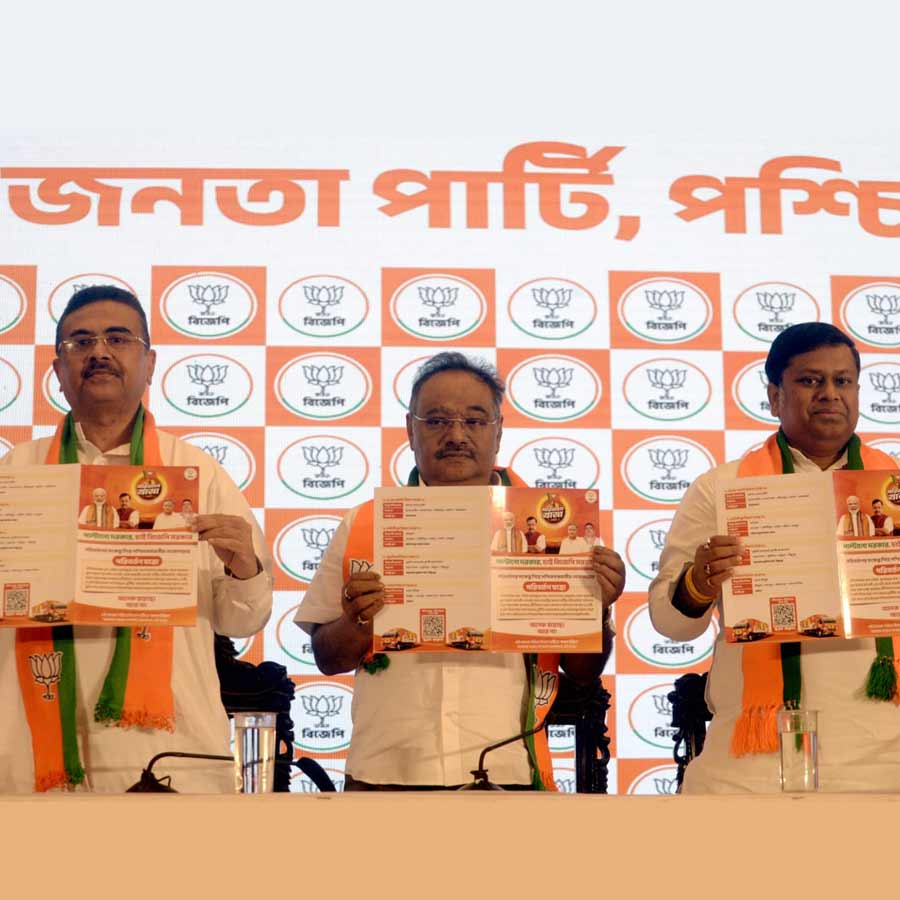 Samik, Suvendu, Sukanta share stage together, Ahead of Parivartan Yatra Bengal BJP tries to canvas frame of unity