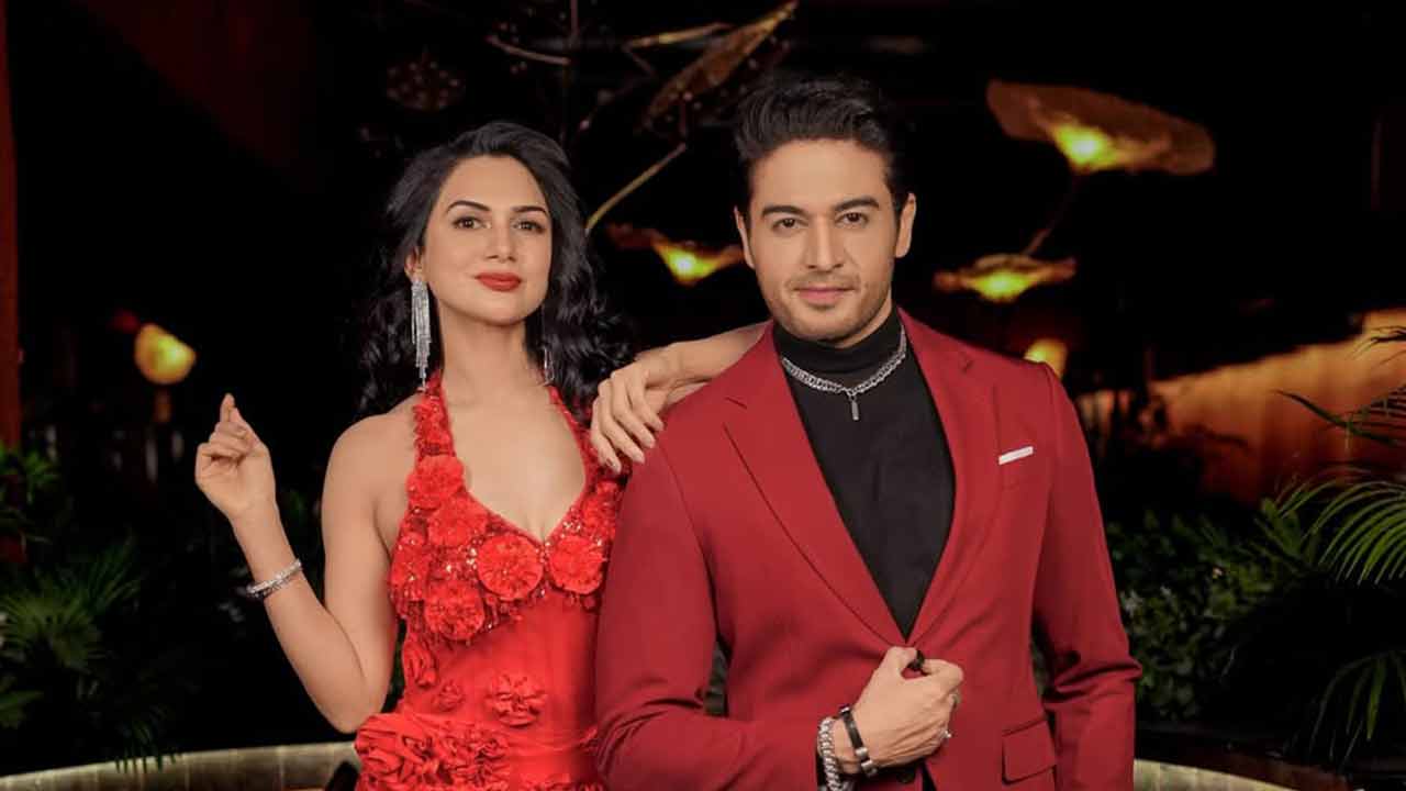 গৌরবের সঙ্গে সম্পর্ক নিয়ে কী বললেন আকাঙ্ক্ষা?