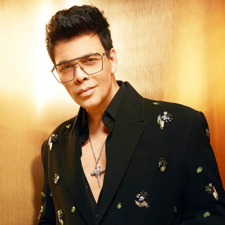 কর্ণ জোহর।