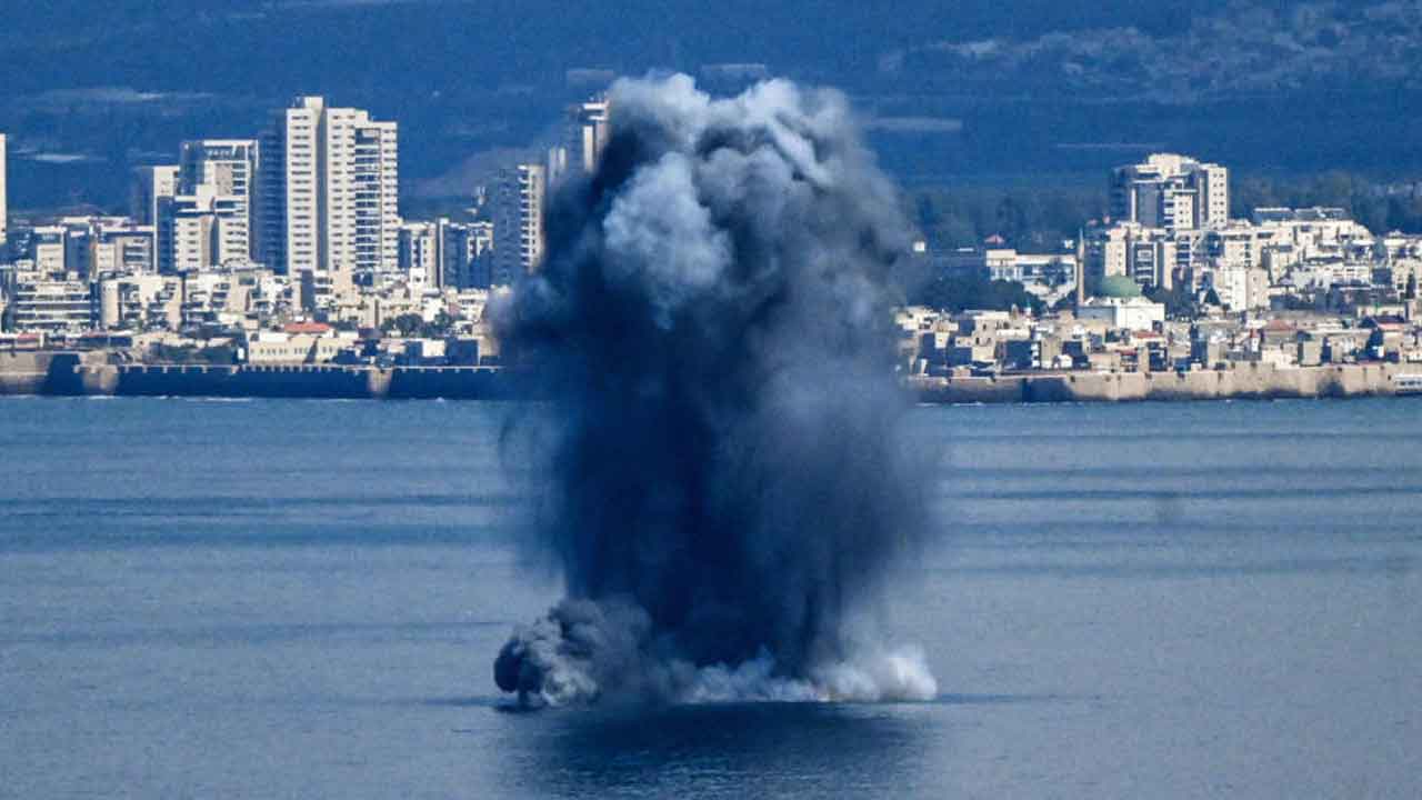 পশ্চিম এশিয়ায় কি বেজেছে যুদ্ধের দামামা! শনিবার ক্ষেপণাস্ত্র ফেলেছে ইরান।