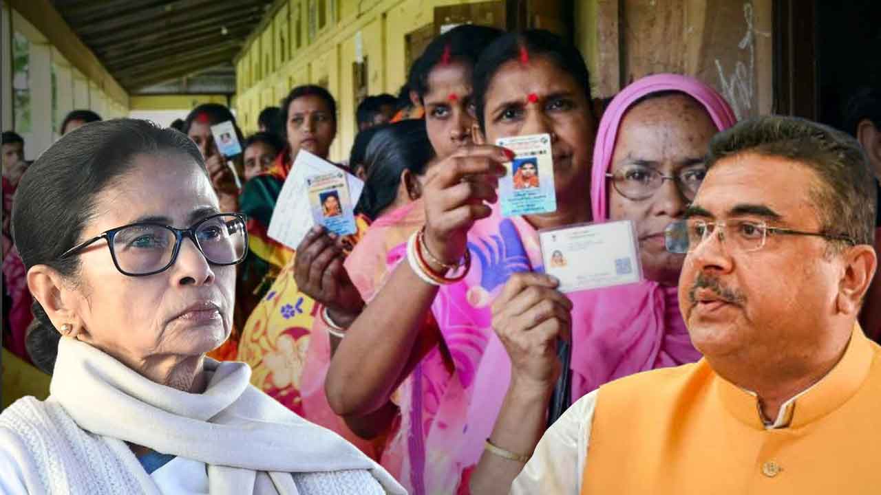 (বাঁ দিকে) মুখ্যমন্ত্রী মমতা বন্দ্যোপাধ্যায় এবং বিরোধী দলনেতা শুভেন্দু অধিকারী (ডান দিকে)।