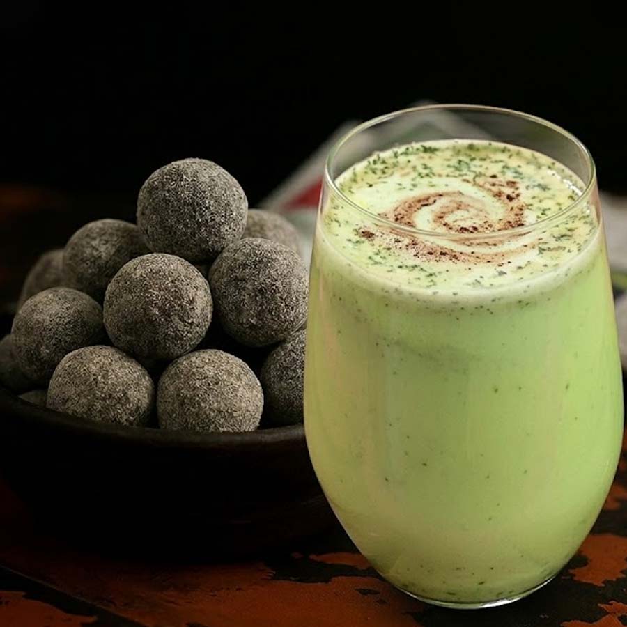 Where do find holi special thandai bhang sarbat in Kolkata