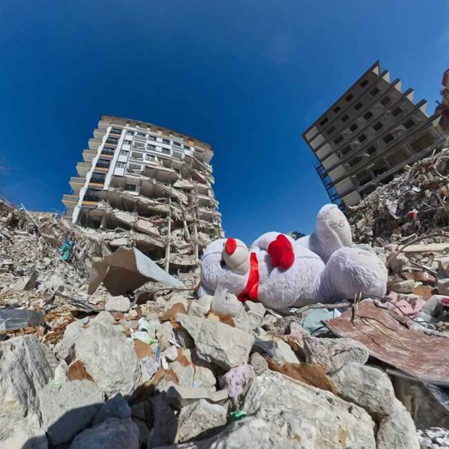 Top 10 Prophecies of Baba Vanga, Nostradamus and living Nostradamus for 2026