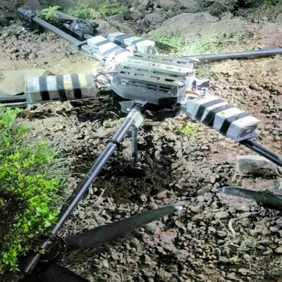 নিয়ন্ত্রণরেখার অদূরে মেলা সেই পাক ড্রোন।