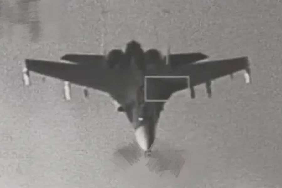 Taiwan air force locks on China’s J-16 fighter jets by US made F-16 Viper amid PLA blockade 