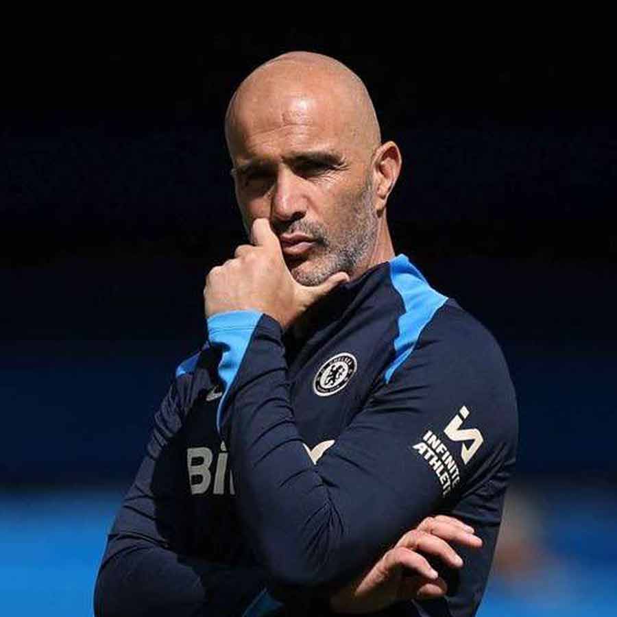 Chelsea coach Enzo Maresca