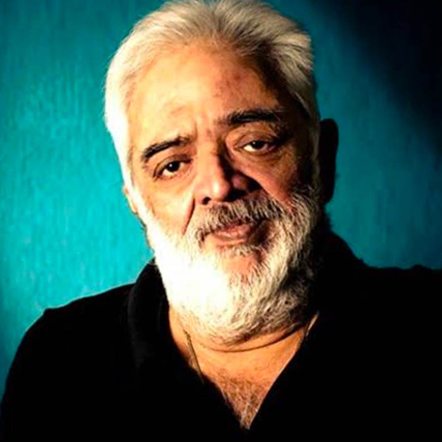 বলিপাড়ার জনপ্রিয় পরিচালক ছিলেন রাহুল রাওয়াইল। বড়পর্দার পাশাপাশি আশির দশকে ছোটপর্দার জন্য একটি হিন্দি ধারাবাহিক পরিচালনা করেছিলেন তিনি।