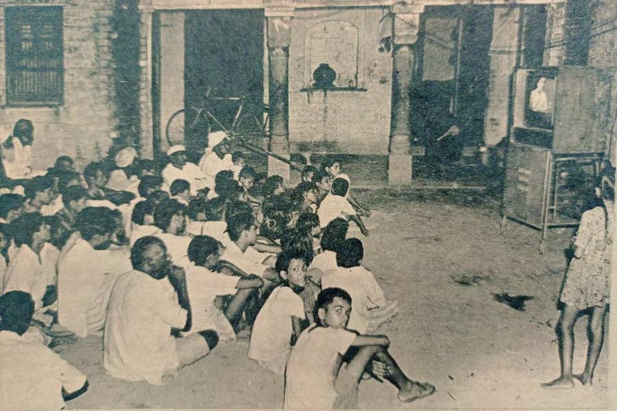 ধারাবাহিকের জনপ্রিয়তা দর্শকের মনে কুসংস্কারের বাসা বুনছে, সেই অভিযোগ নিয়ে বম্বে হাই কোর্টের ঔরঙ্গাবাদ বেঞ্চে মামলা দায়ের করে লোকবিদায়ন সংগঠন নাম এক সমালোচক গোষ্ঠী।