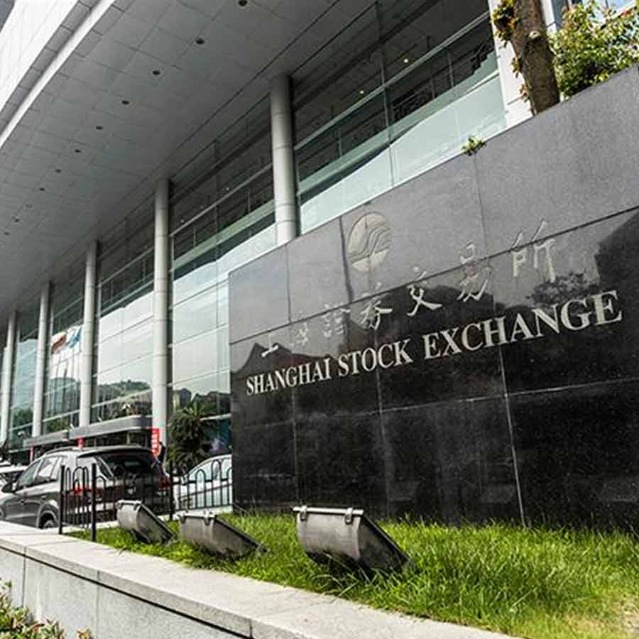 Global investors increasing their wagers on Chinese AI companies amid speculative bubble in US stock Market