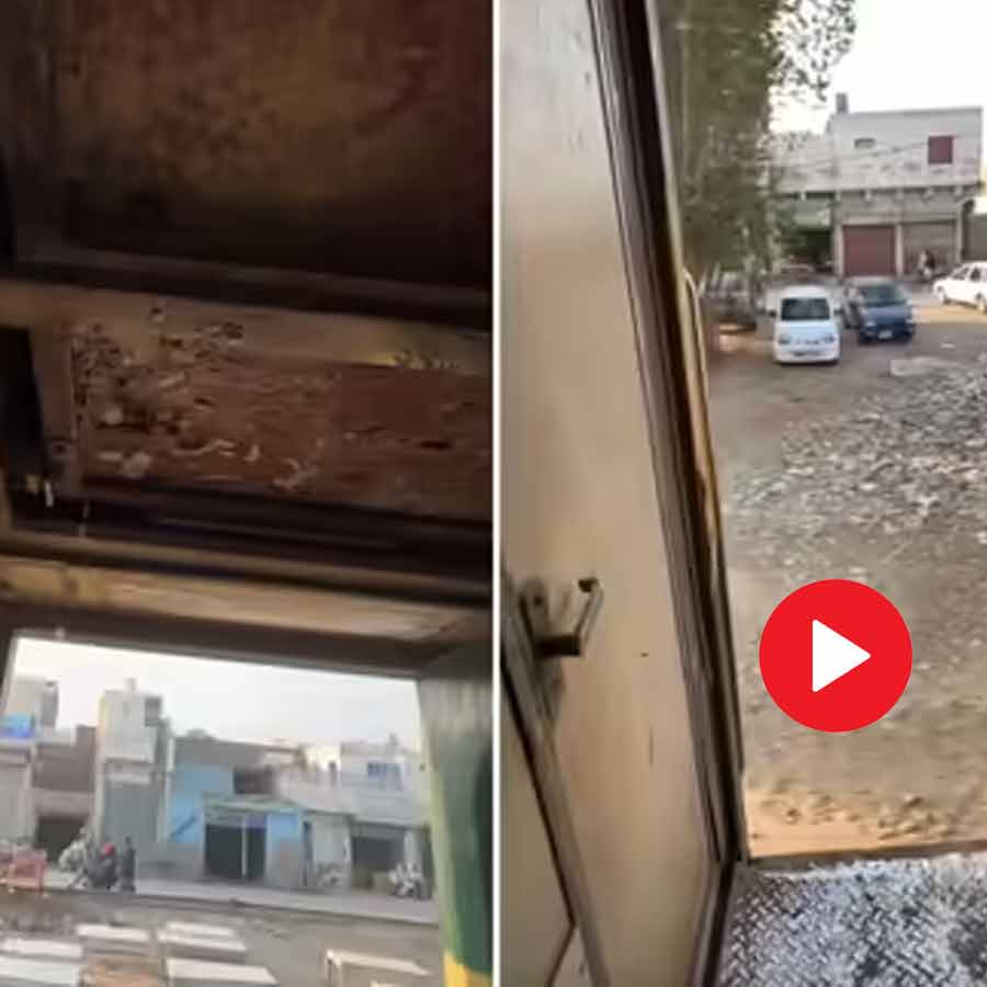 Video shows poor condition of Pakistani train, Internet reacts