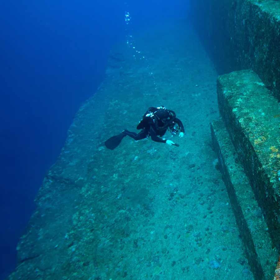 Road made of Brick-Like Yellow structure found on Pacific Ocean floor in 2022 and stunned scientist