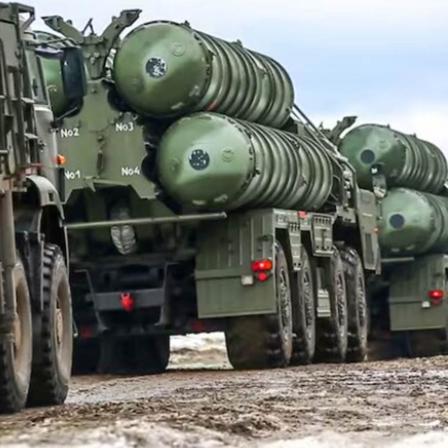 Russian S-400 Triumph air defence systems vulnerability exposed by UK think tank, a big concern for India
