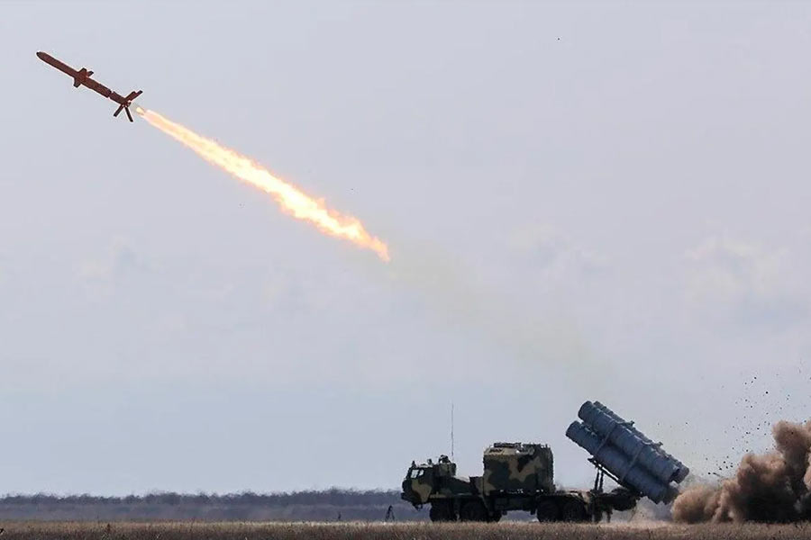 Russian S-400 Triumph air defence systems vulnerability exposed by UK think tank, a big concern for India