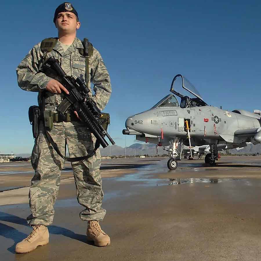 Comparison of military strength between Venezuela and United States amid political tension between two countries