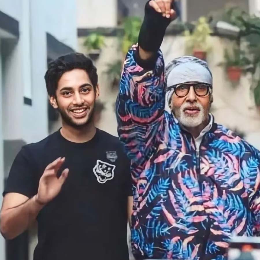 Agastya Nanda said that he does not feel the pressure of being a part of Bachchan family