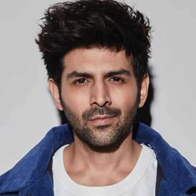 কী করলেন কার্তিক আরিয়ান?