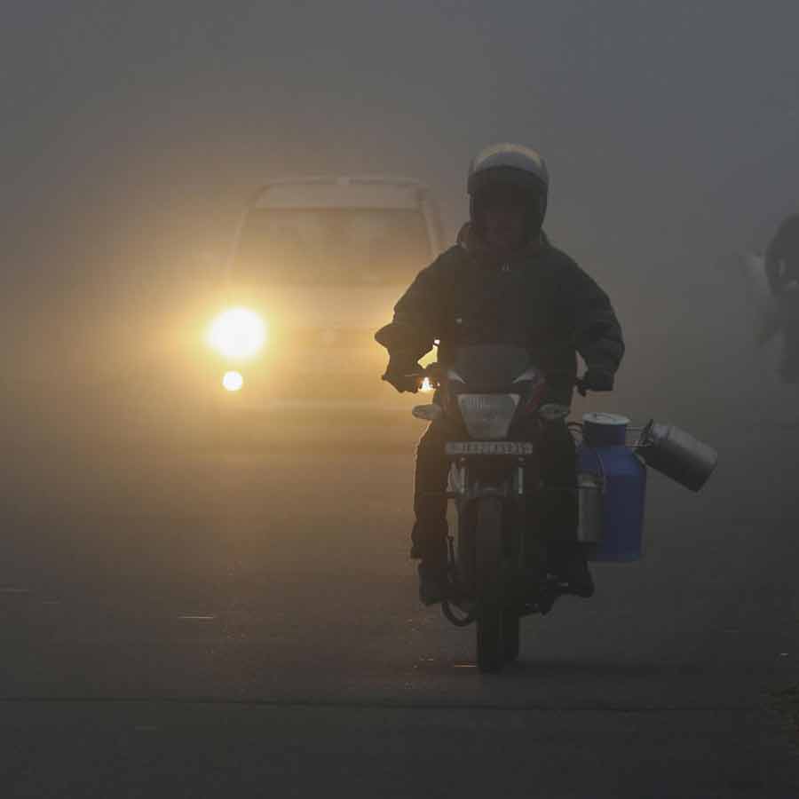 কুয়াশাচ্ছন্ন সকাল। আগামী কয়েক দিনও এমন কুয়াশা থাকতে পারে বিভিন্ন জেলায়।