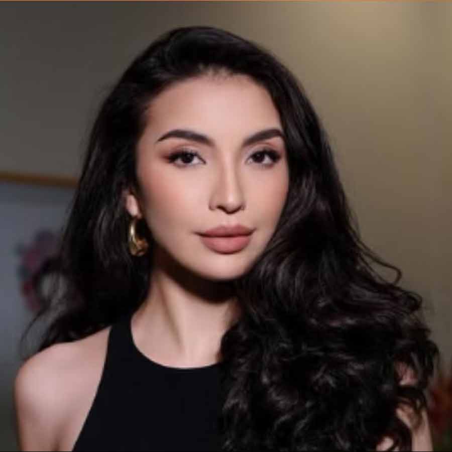 ইন্দোনেশিয়ার সেই মডেল মনোহারা ওডেলিয়া।